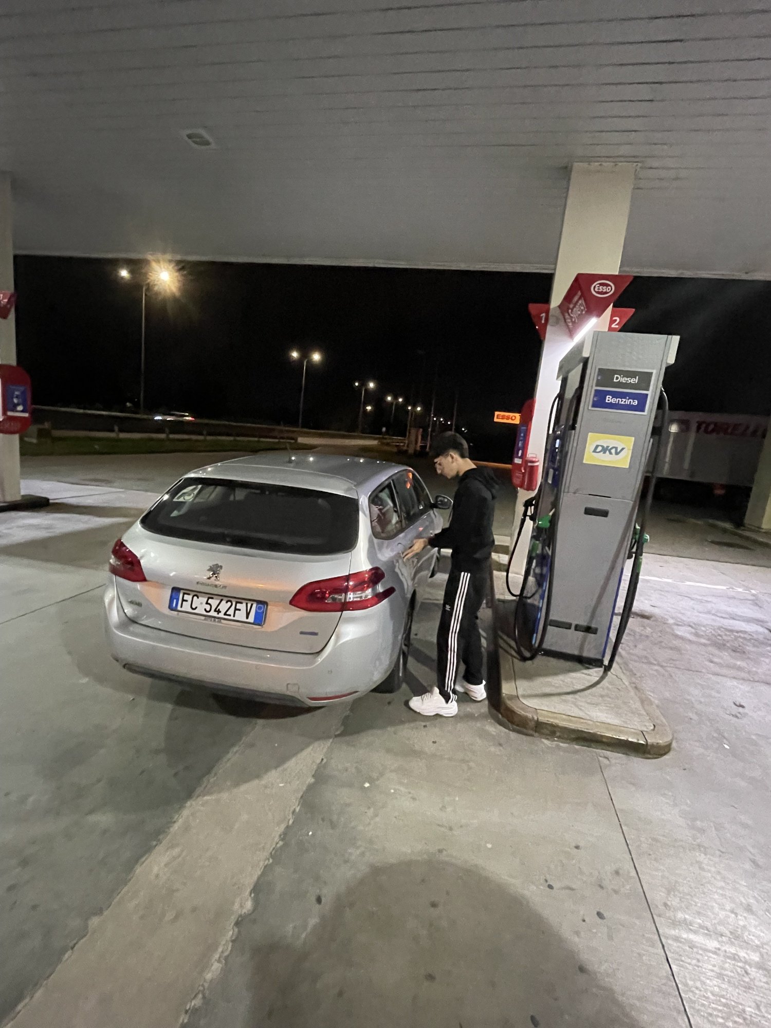 Il numero di registrazione FC542FV ha PEUGEOT 308 2a serie