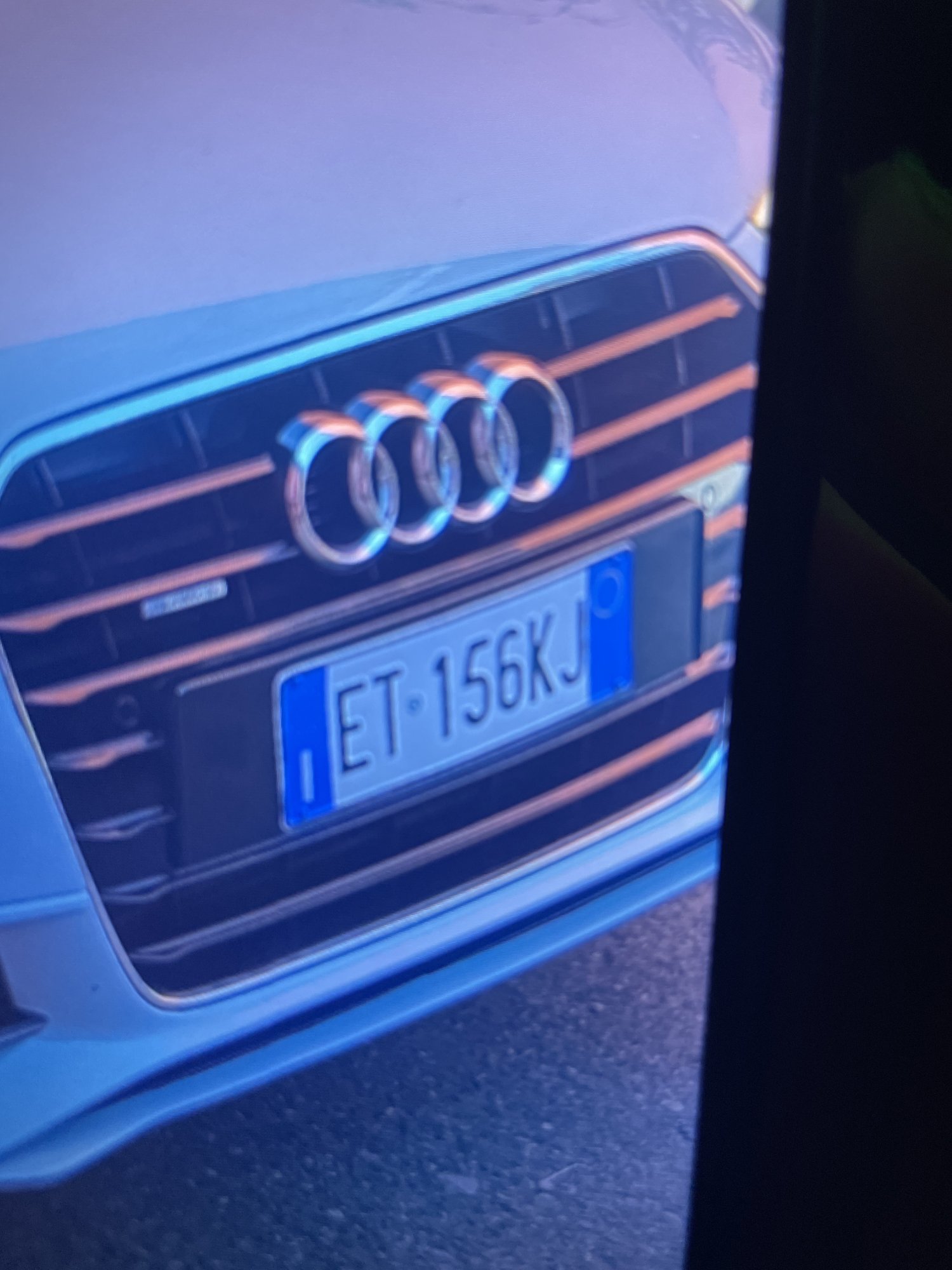 Il numero di registrazione ET156KJ ha AUDI A4 AVANT