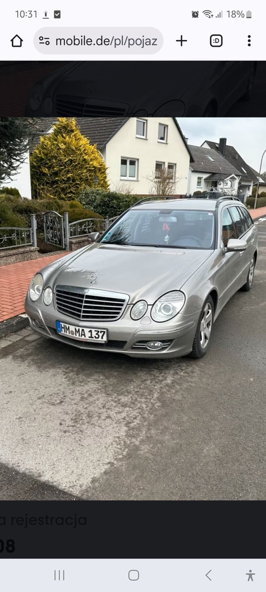 Numer rejestracyjny HMMA137 posiada Mercedes-Benz 