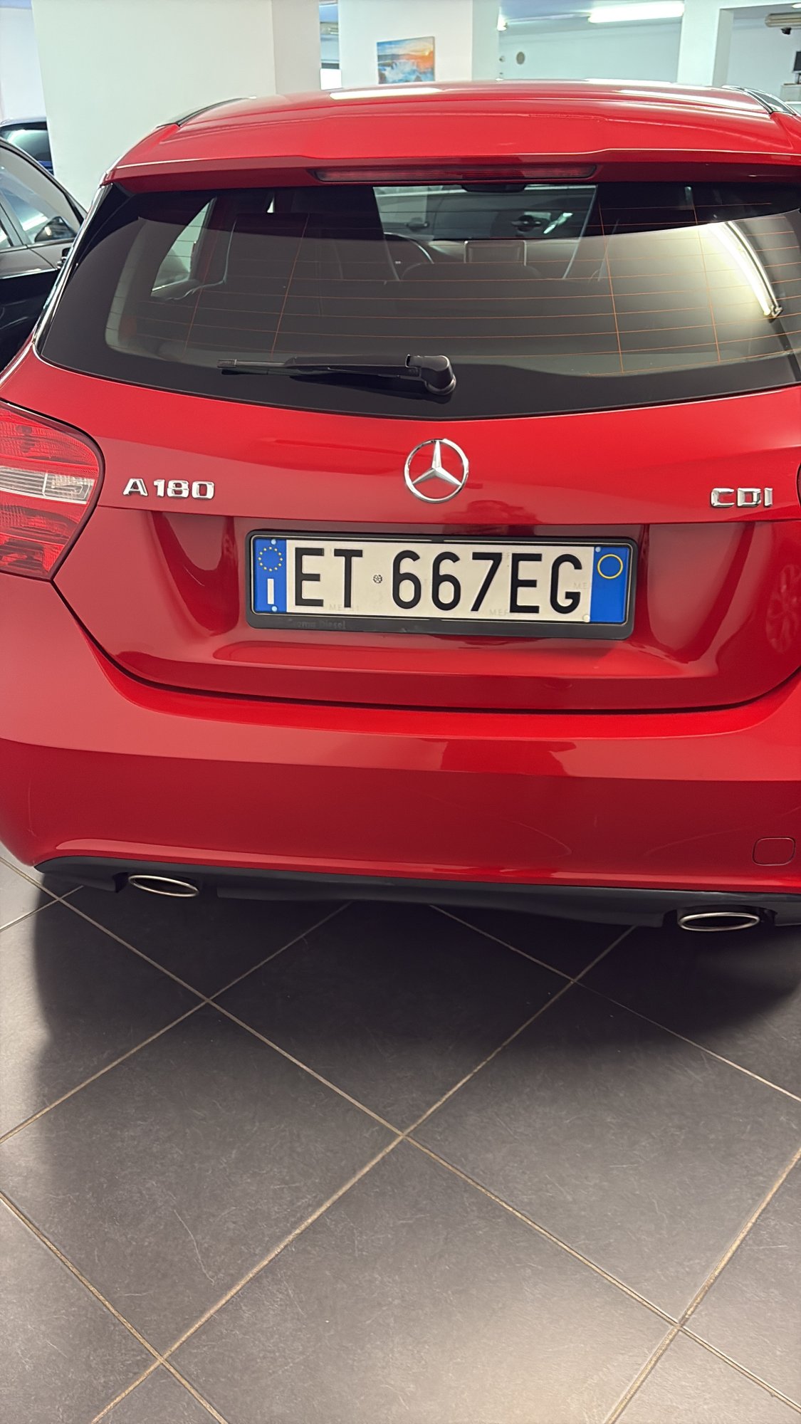 Numer rejestracyjny ET667EG posiada MERCEDES Classe A