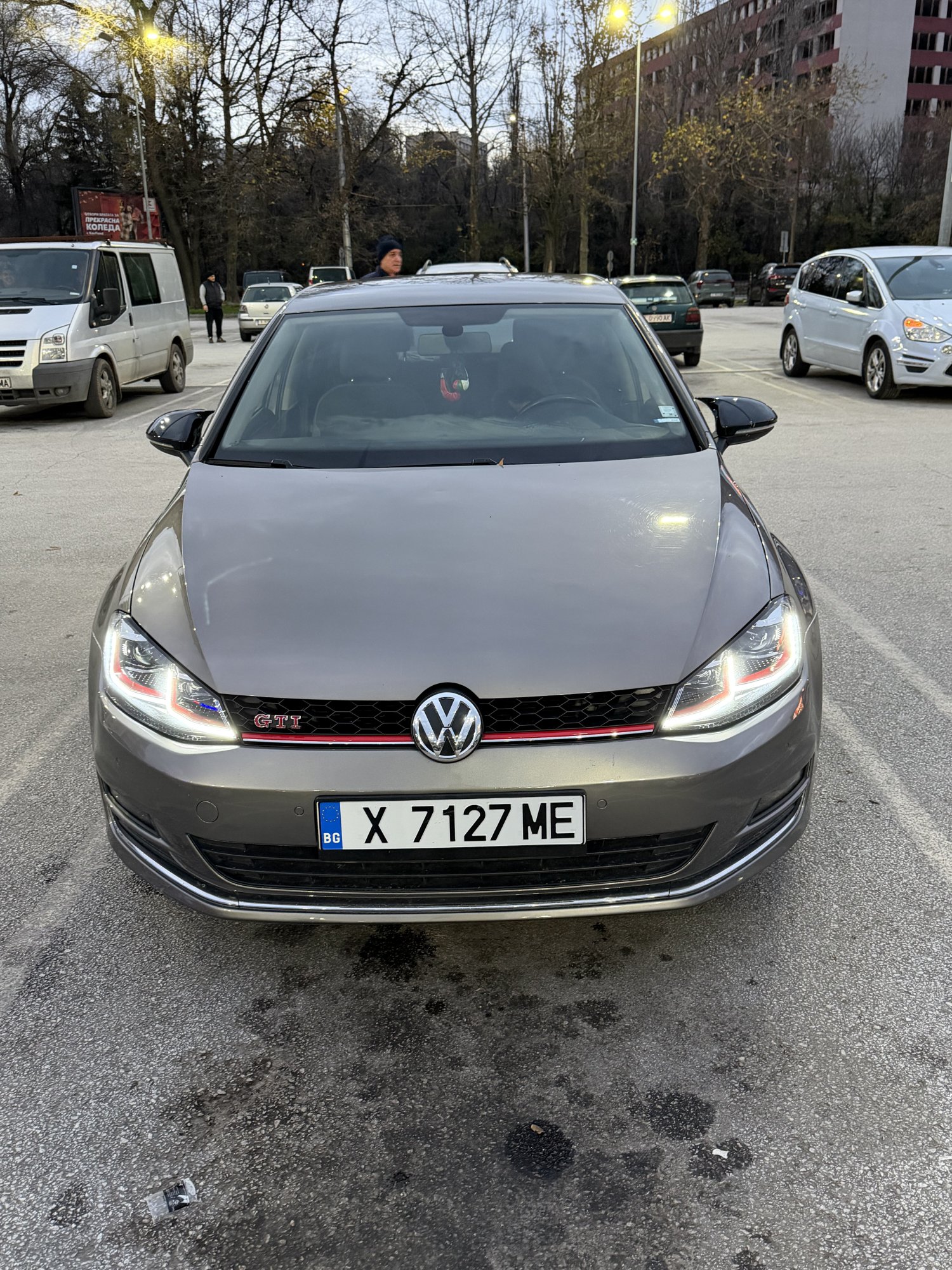 Numer rejestracyjny X7127ME posiada Volkswagen Golf GTI