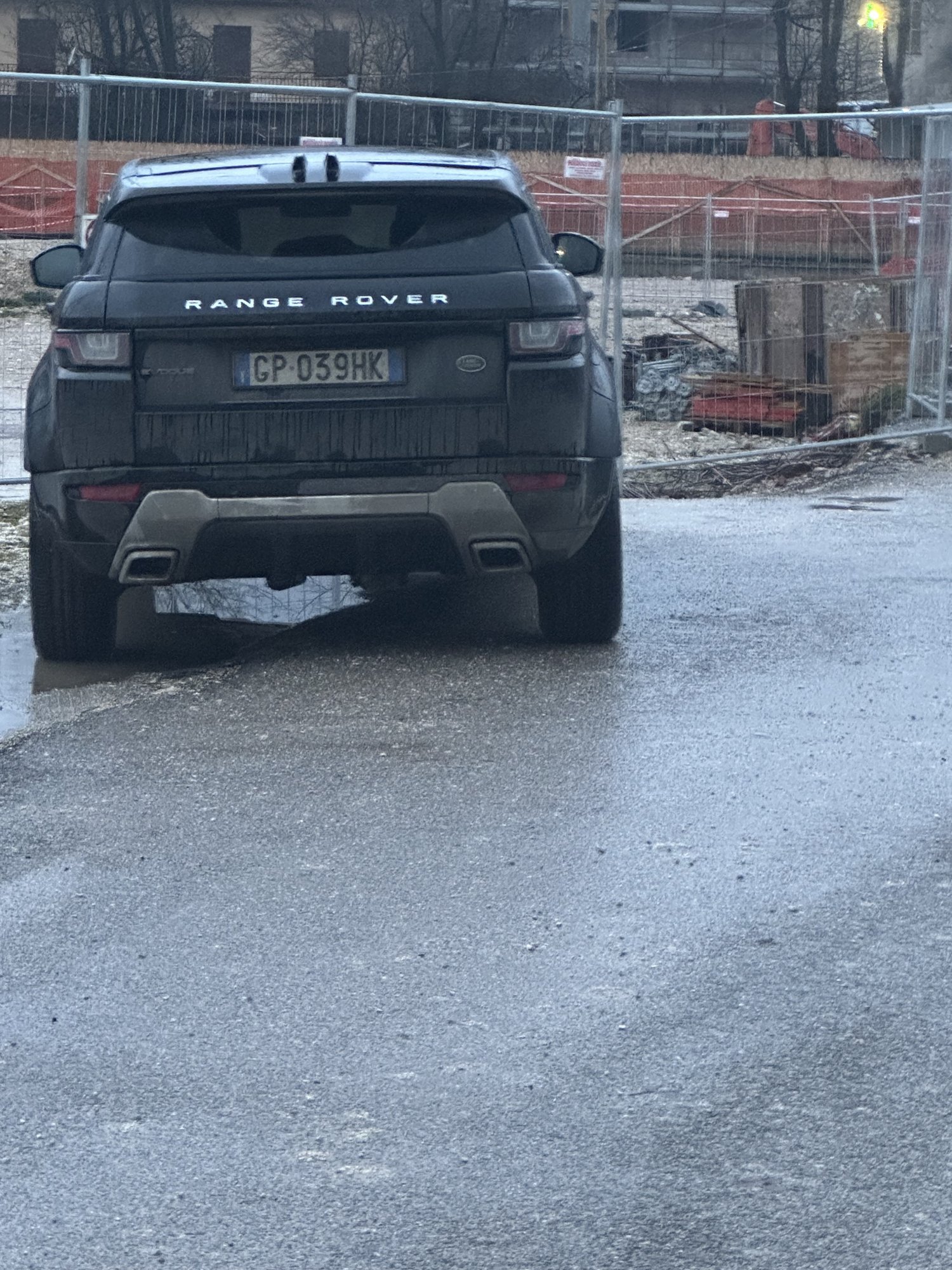 Numer rejestracyjny GP039HK posiada LAND ROVER RR Evoque 1a serie