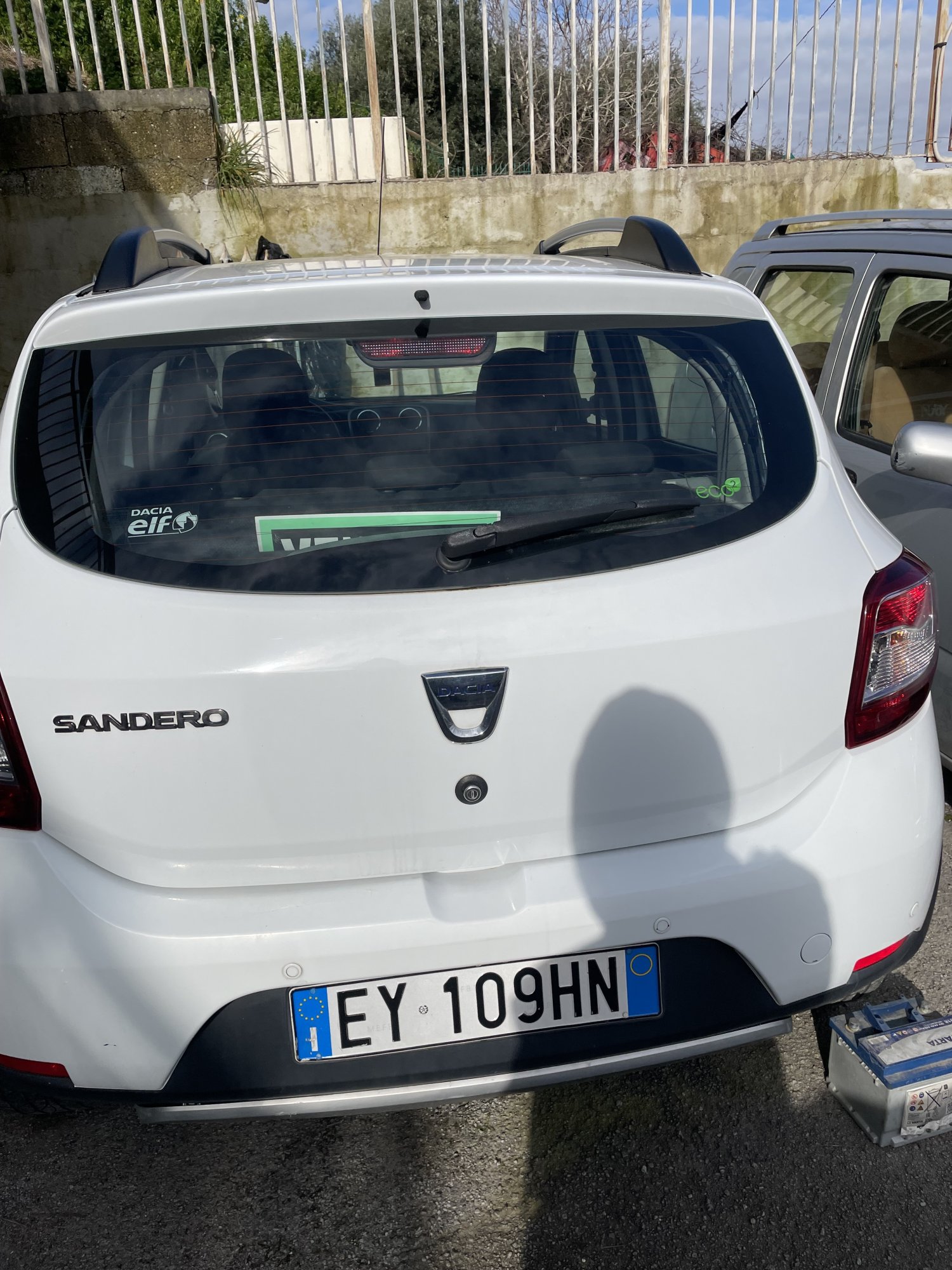 Numer rejestracyjny EY109HN posiada DACIA Sandero 2a serie