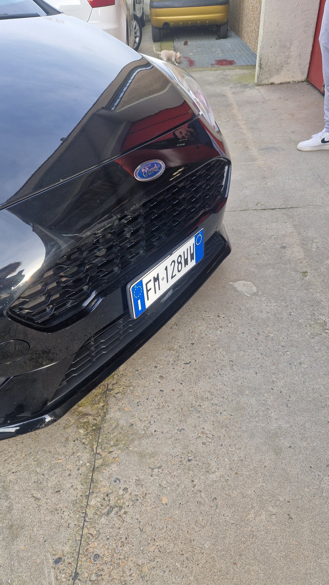 Numer rejestracyjny FM128WW posiada FORD Fiesta 7a serie