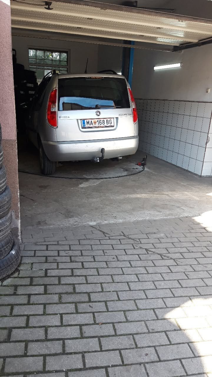 Numer rejestracyjny MA168BG posiada Skoda Roomster