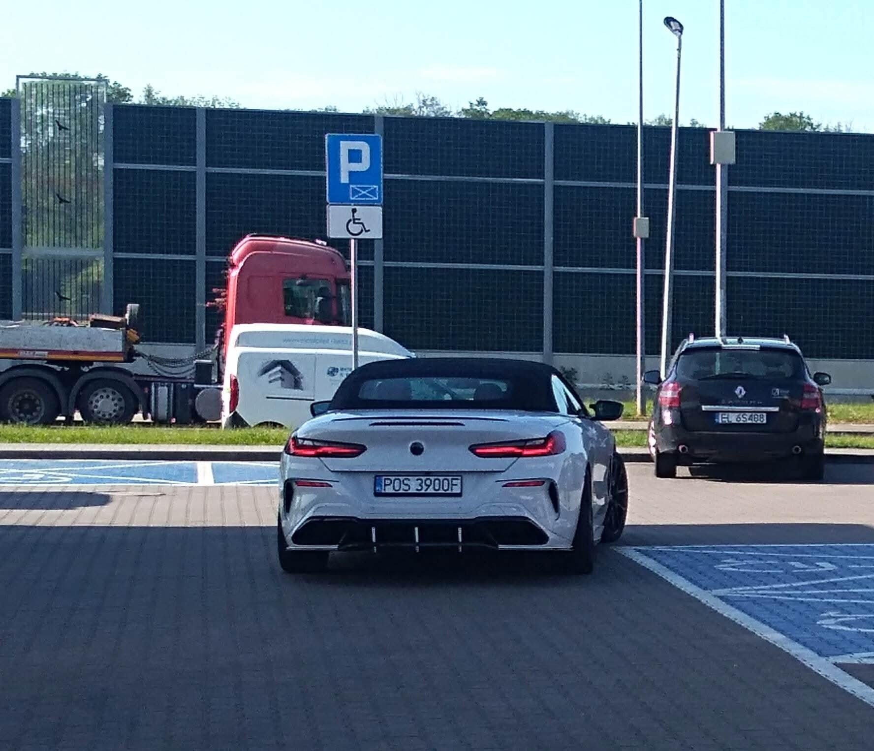 Numer rejestracyjny POS 3900F posiada BMW M 850i Cabrio 4.4 MR`18 E6d G14 xDrive Steptronic - POS3900F Numer rejestracyjny POS 3900F posiada BMW M 850i Cabrio 4.4 MR`18 E6d G14 xDrive Steptronic - POS3900F