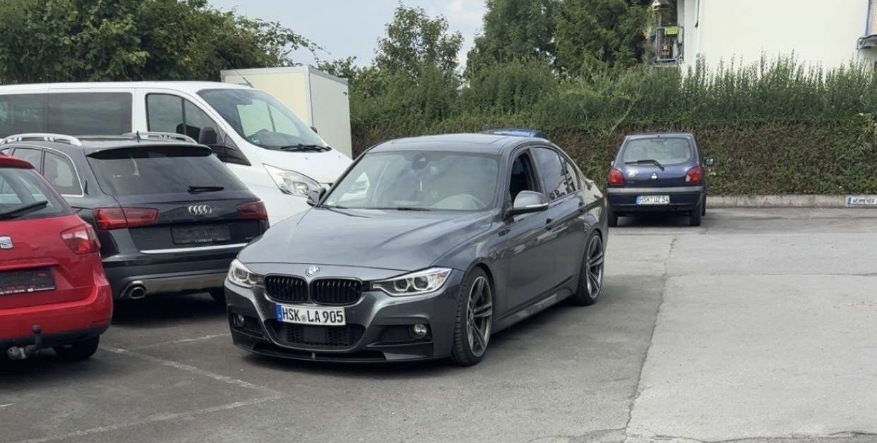 Numer rejestracyjny HSKLA905 posiada BMW 