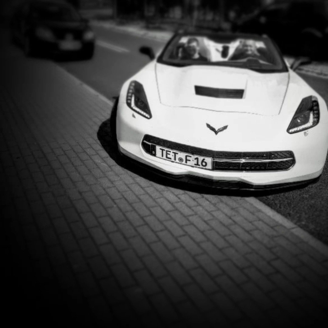 Numer rejestracyjny TETF16 posiada Chevrolet Corvette
