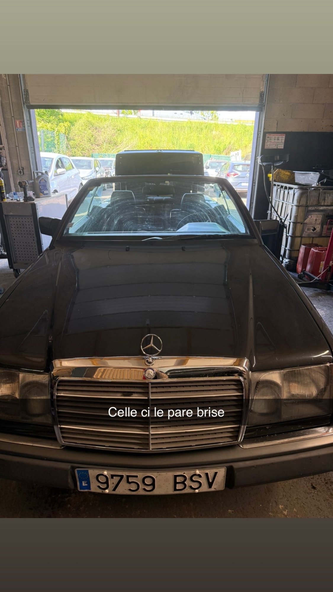 Numer rejestracyjny 9759BSV posiada MERCEDES E 300 (124) CE-24 231CV