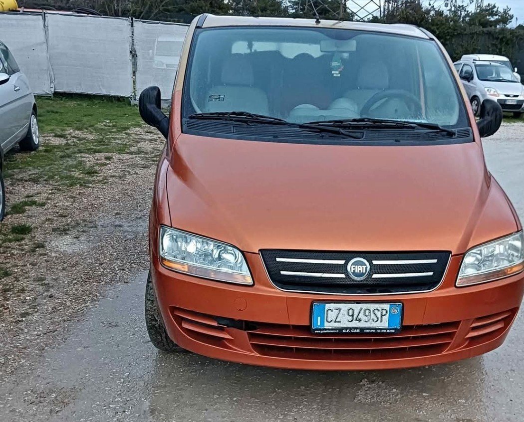 Numer rejestracyjny CZ949SP posiada FIAT Multipla 2a serie