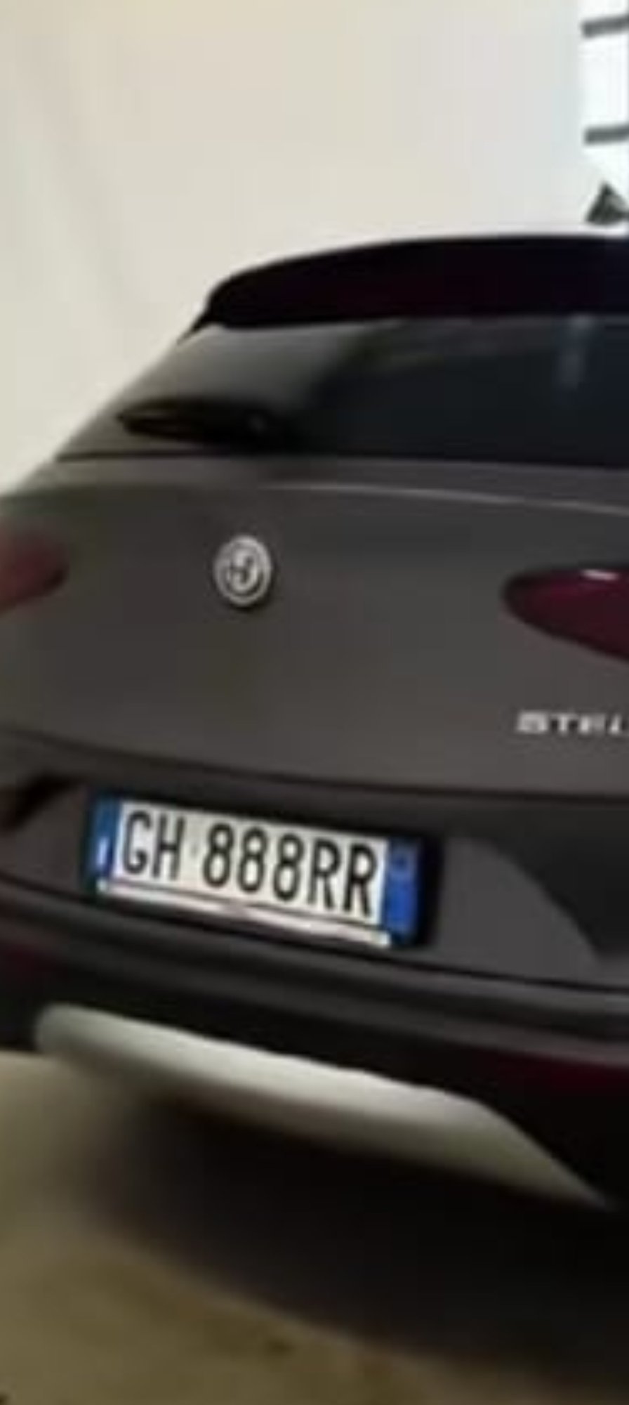 Numer rejestracyjny GH888RR posiada ALFA ROMEO Stelvio