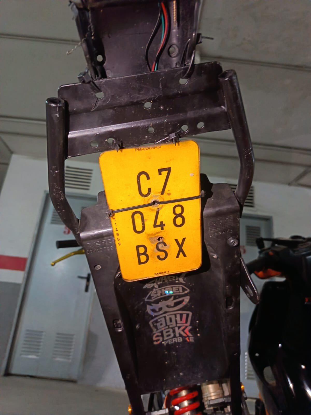 Numer rejestracyjny C7048BSX posiada  