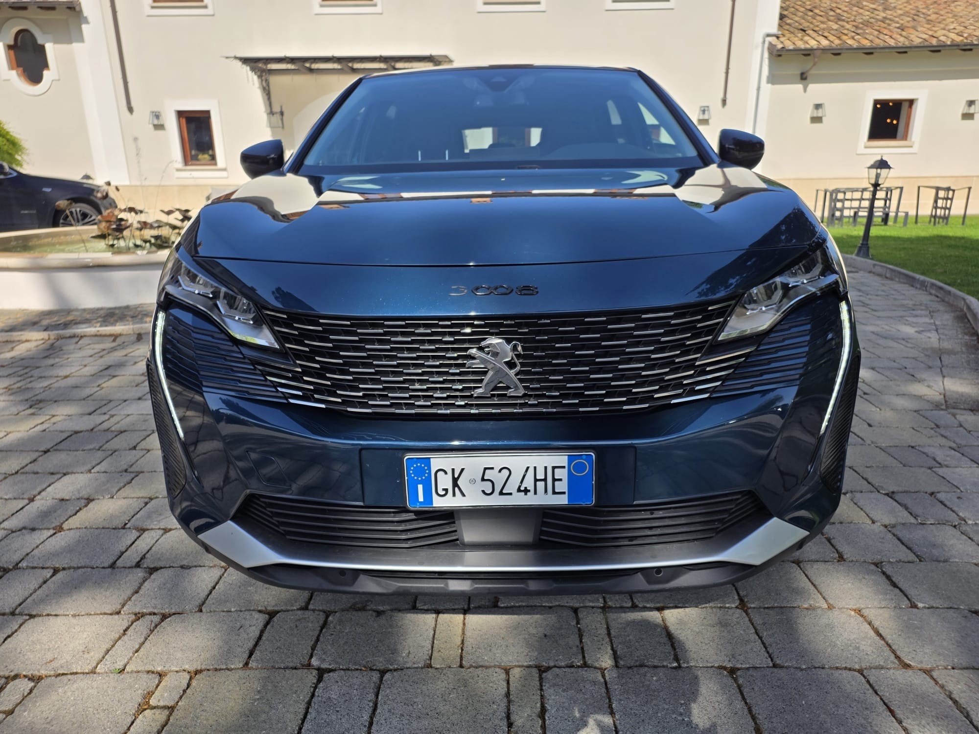 Numer rejestracyjny GK524HE posiada PEUGEOT 3008