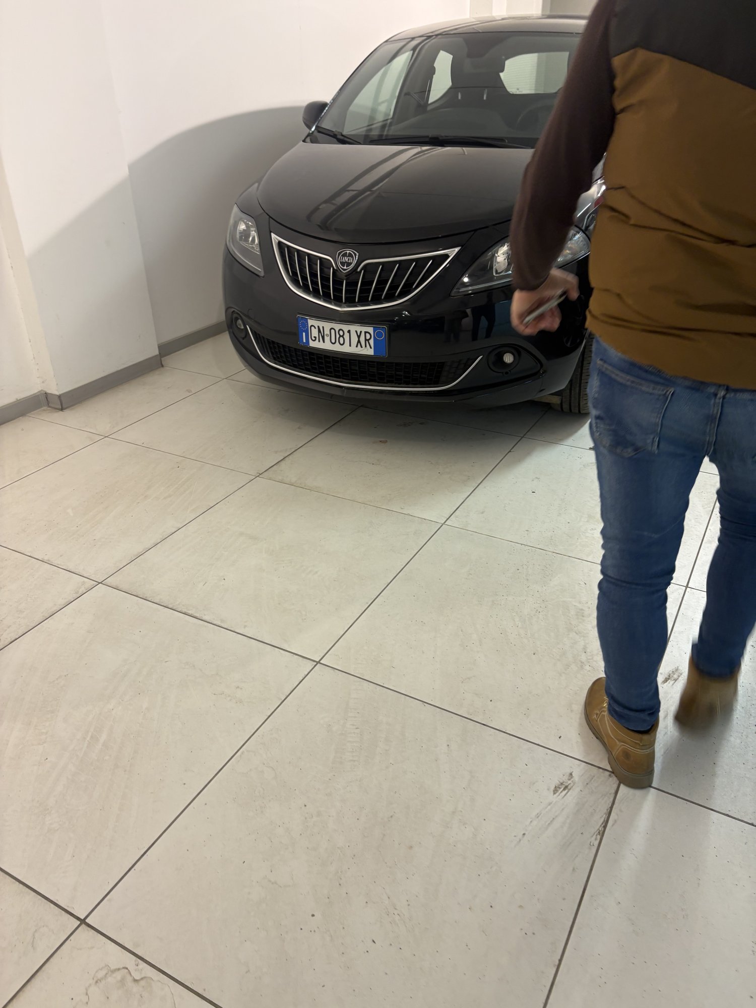 Numer rejestracyjny CN081XR posiada VOLKSWAGEN Touran