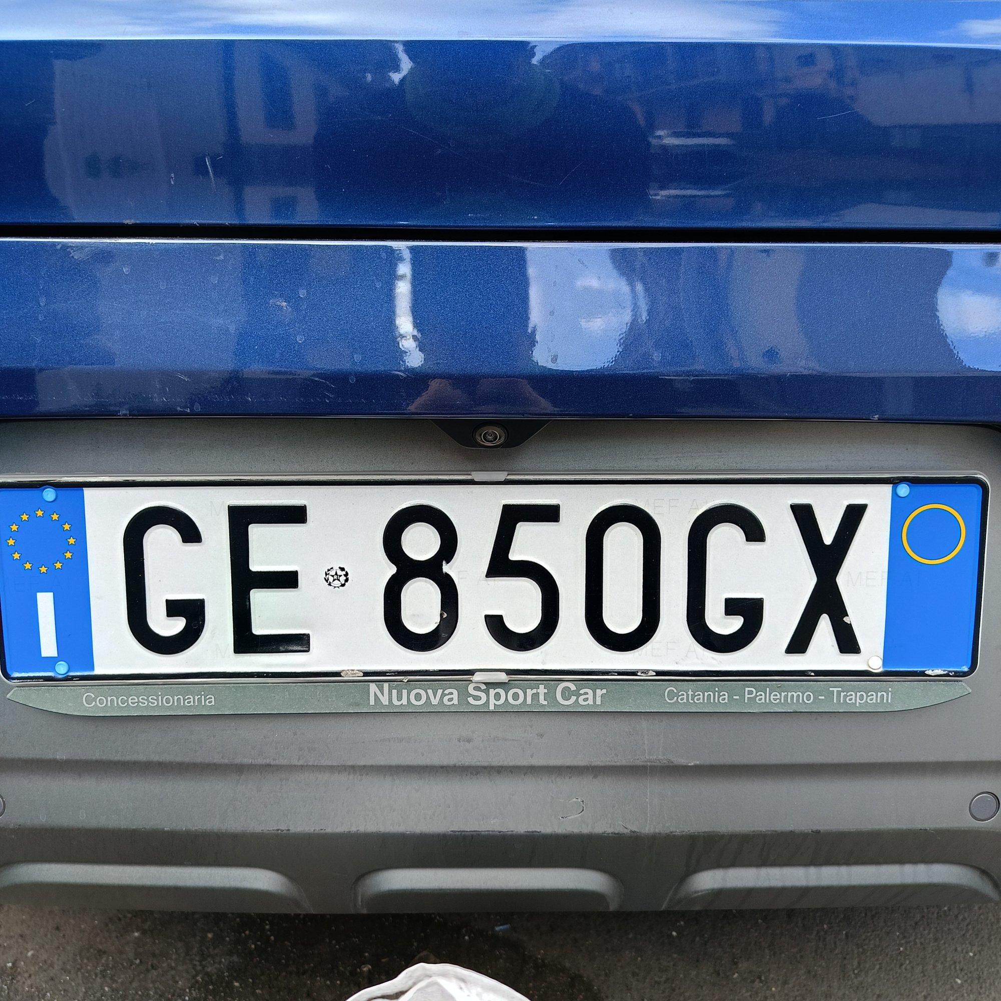 Numer rejestracyjny GE850GX posiada BMW X2