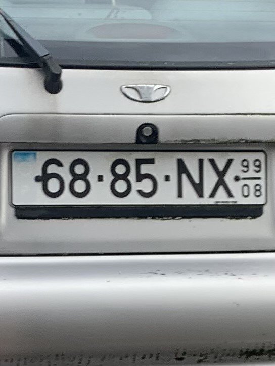 Numer rejestracyjny 6885NX posiada  