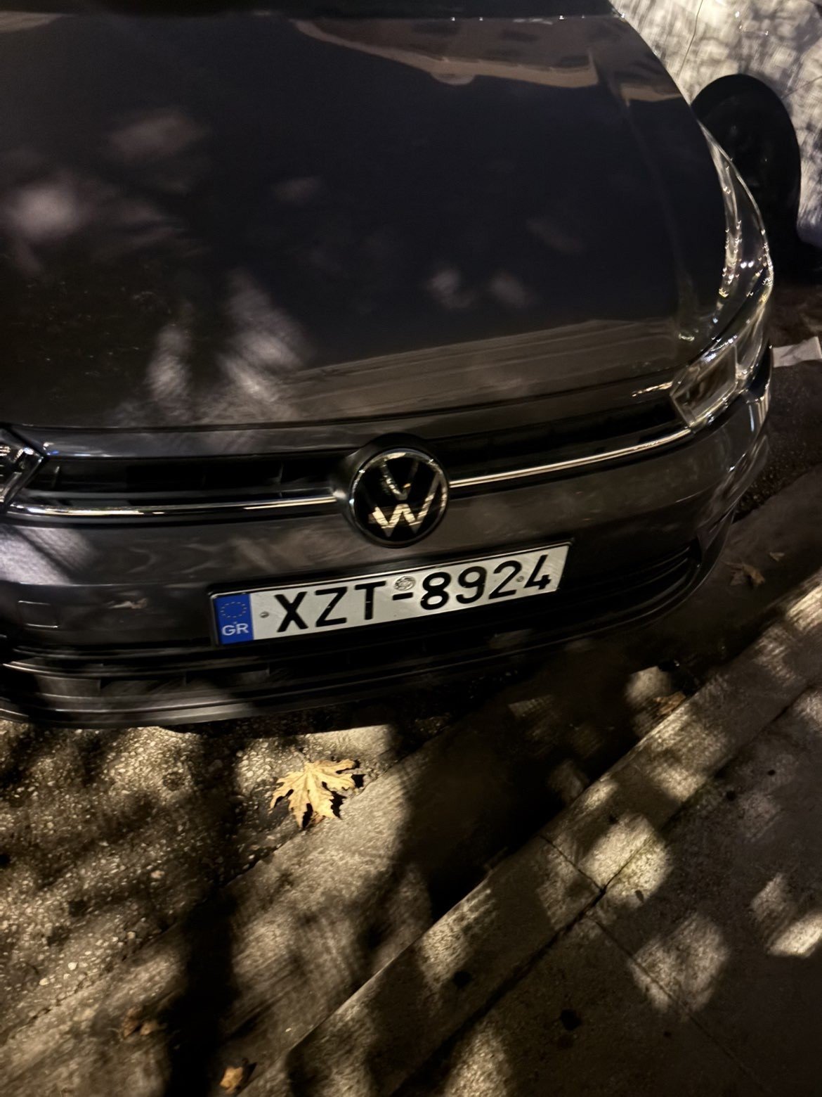 Numer rejestracyjny XZT8924 posiada Volkswagen 