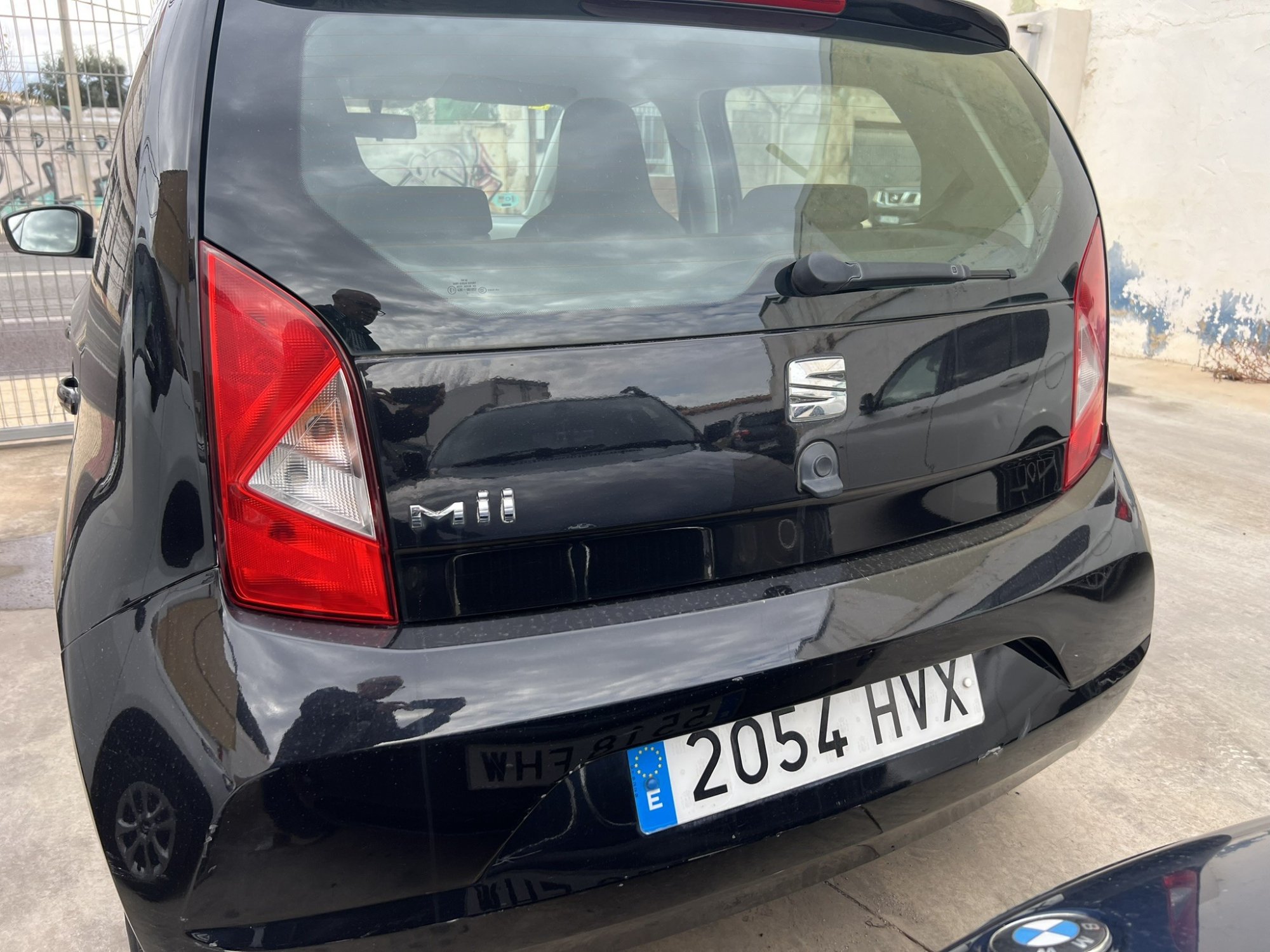 Numer rejestracyjny 2054HVX posiada SEAT MII