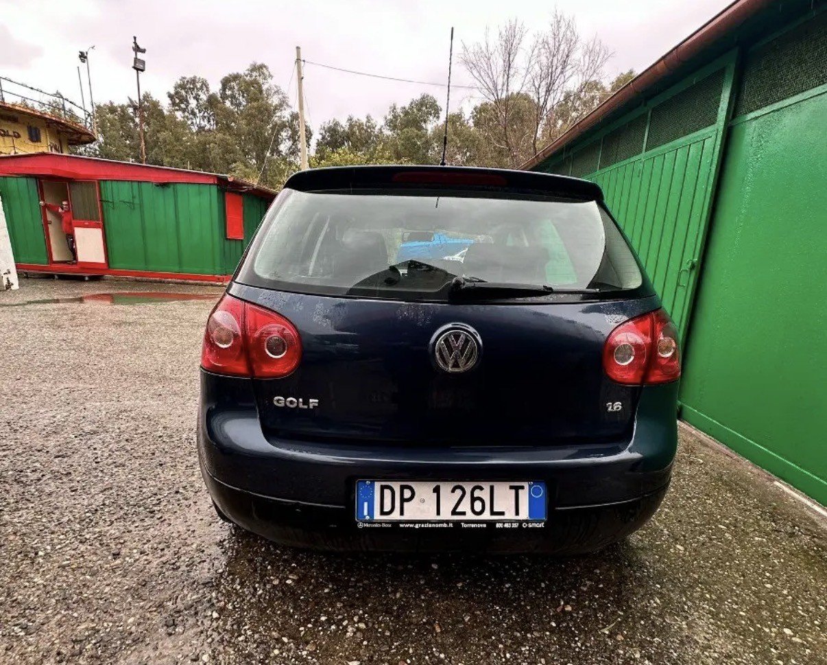 Numer rejestracyjny DP126LT posiada VOLKSWAGEN Golf 5a serie Golf 1.6 5P Comfortline (75 kw)