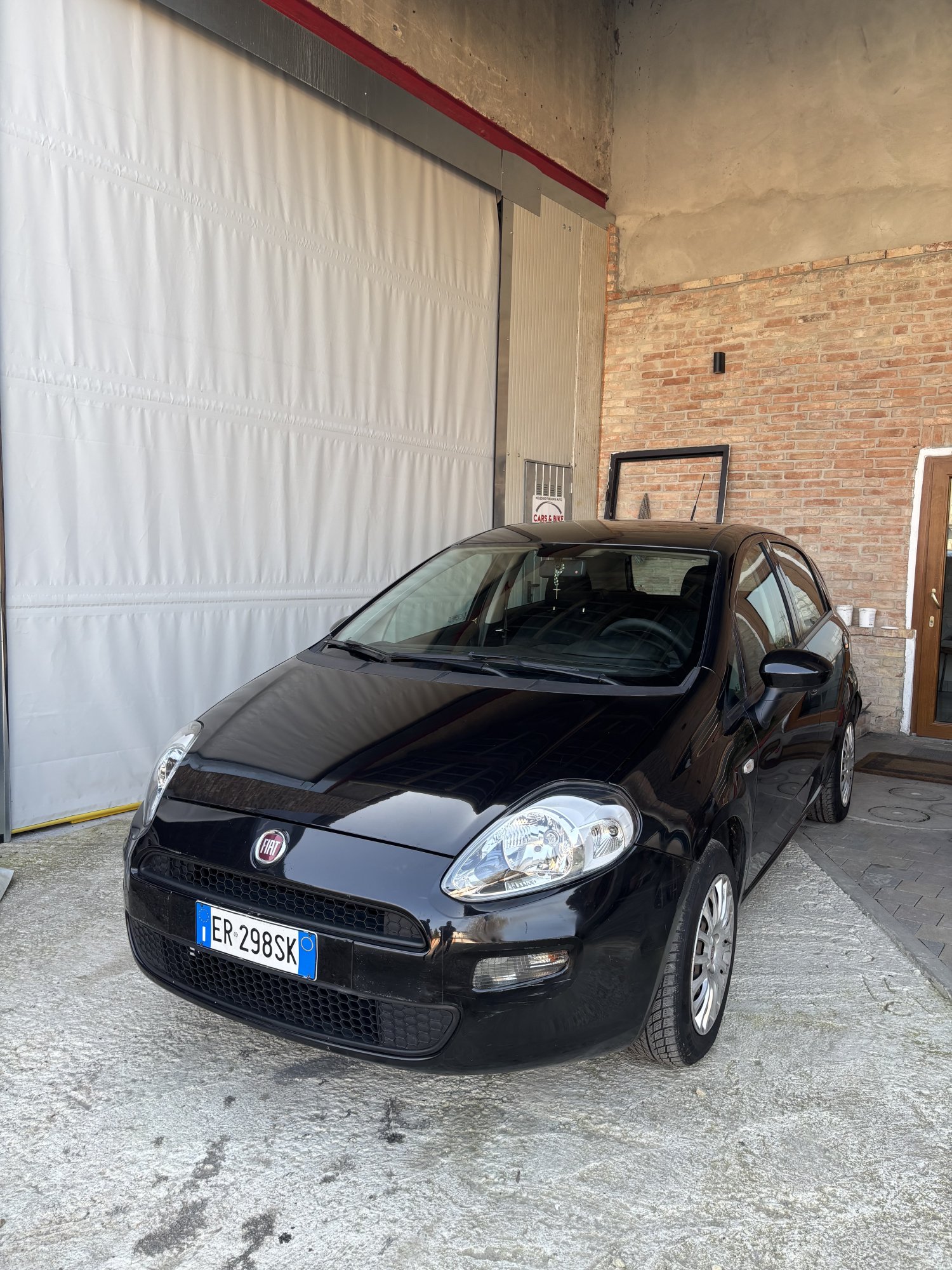 Numer rejestracyjny ER298SK posiada FIAT Punto 4a serie