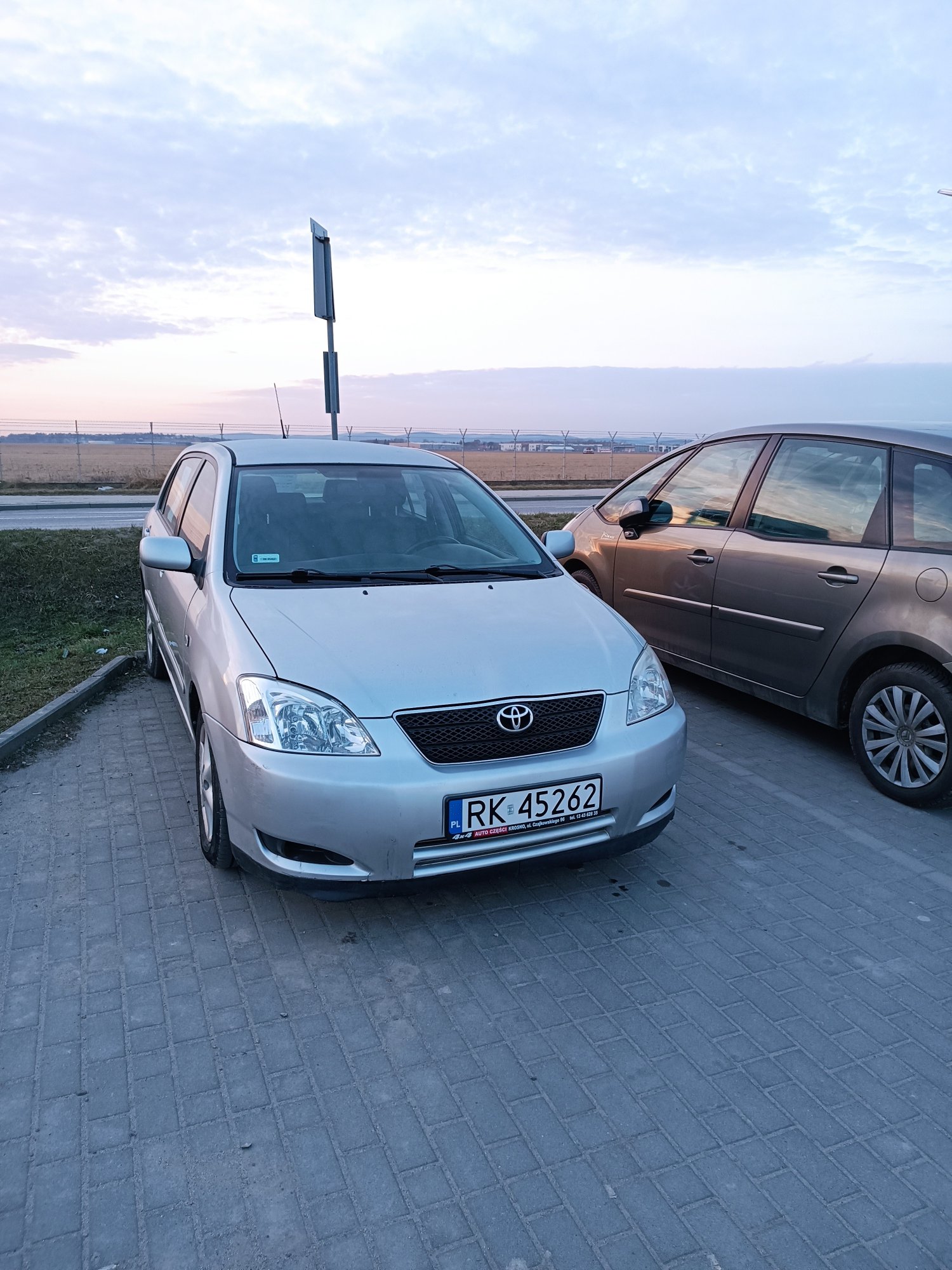 Numer rejestracyjny RK 45262 posiada TOYOTA Corolla 2.0 Diesel MR`02 E3 Terra - RK45262