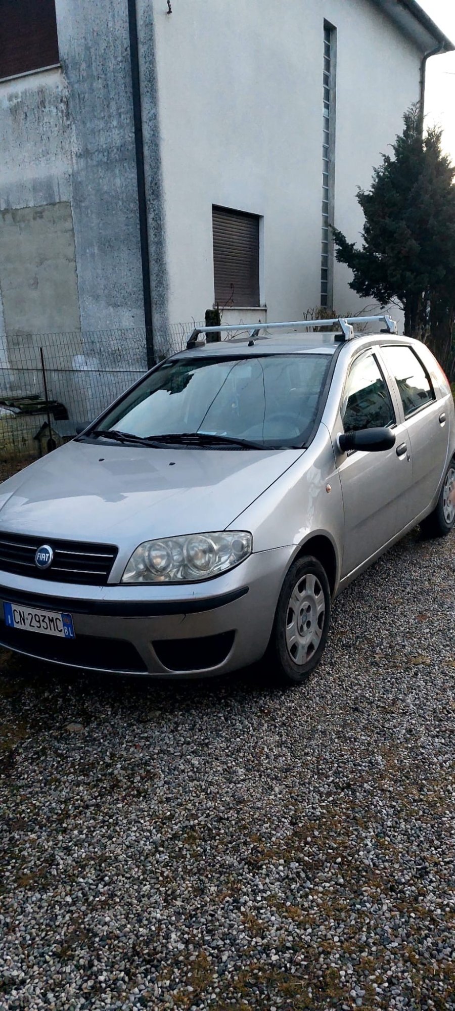 Numer rejestracyjny CN293MC posiada FIAT Punto 3a serie