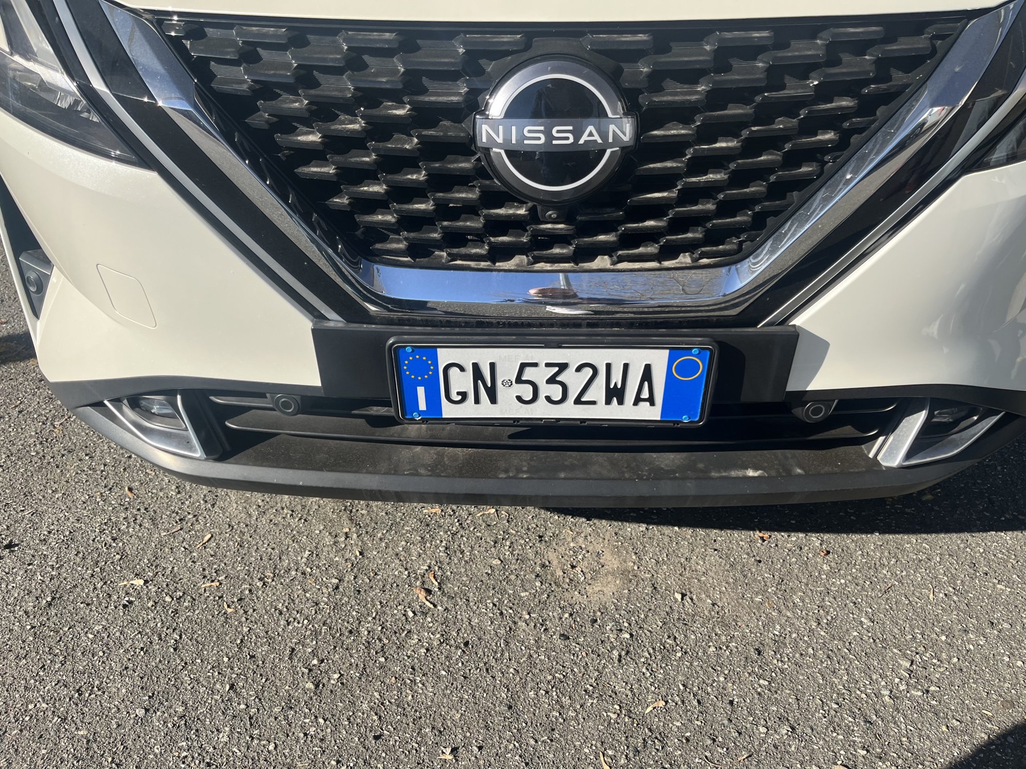 Numer rejestracyjny GN532WA posiada NISSAN Qashqai 3a serie