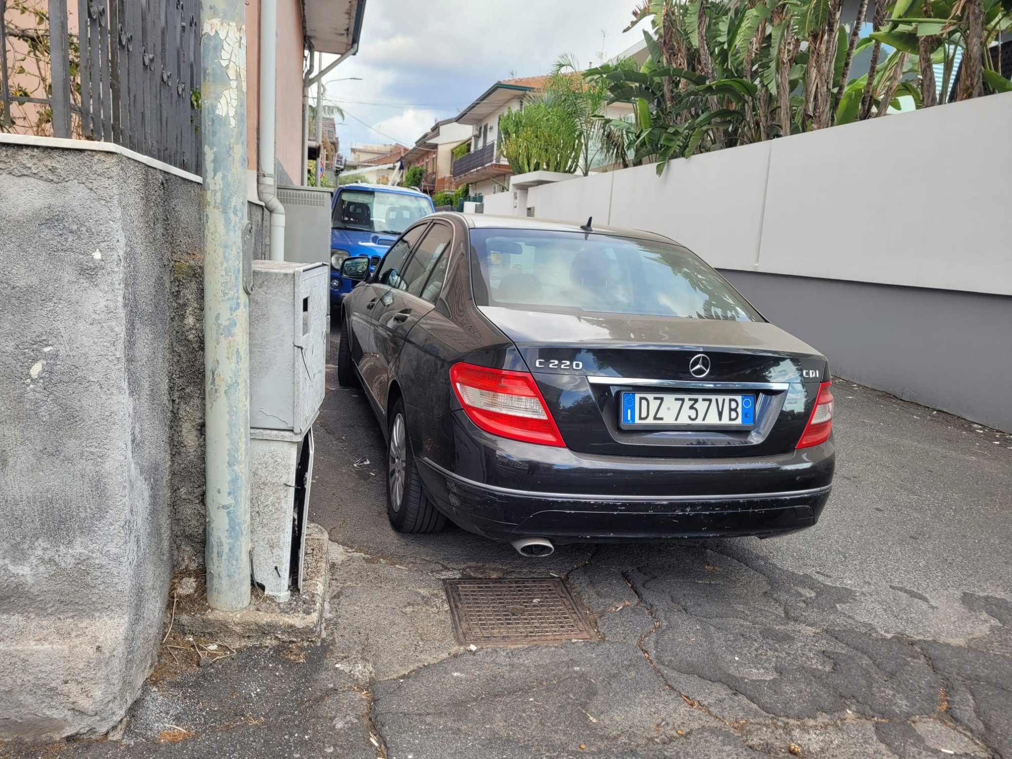 Numer rejestracyjny DZ737VB posiada MERCEDES Classe C