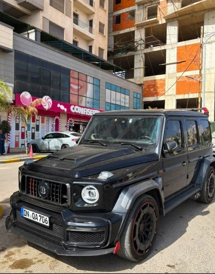 Numer rejestracyjny DNQA706 posiada Mercedes G-Class