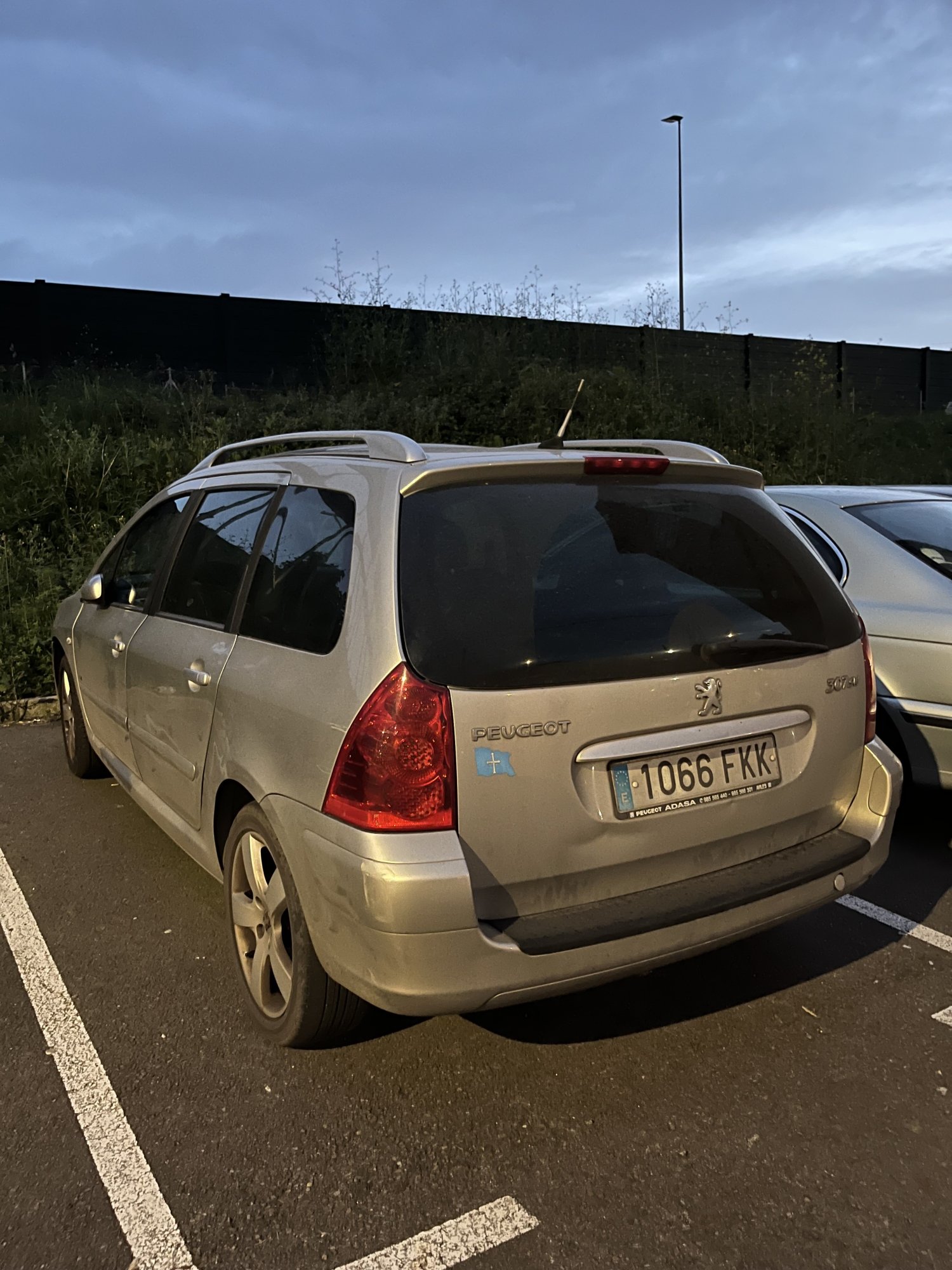 Il numero di registrazione 1066FKK ha PEUGEOT 307