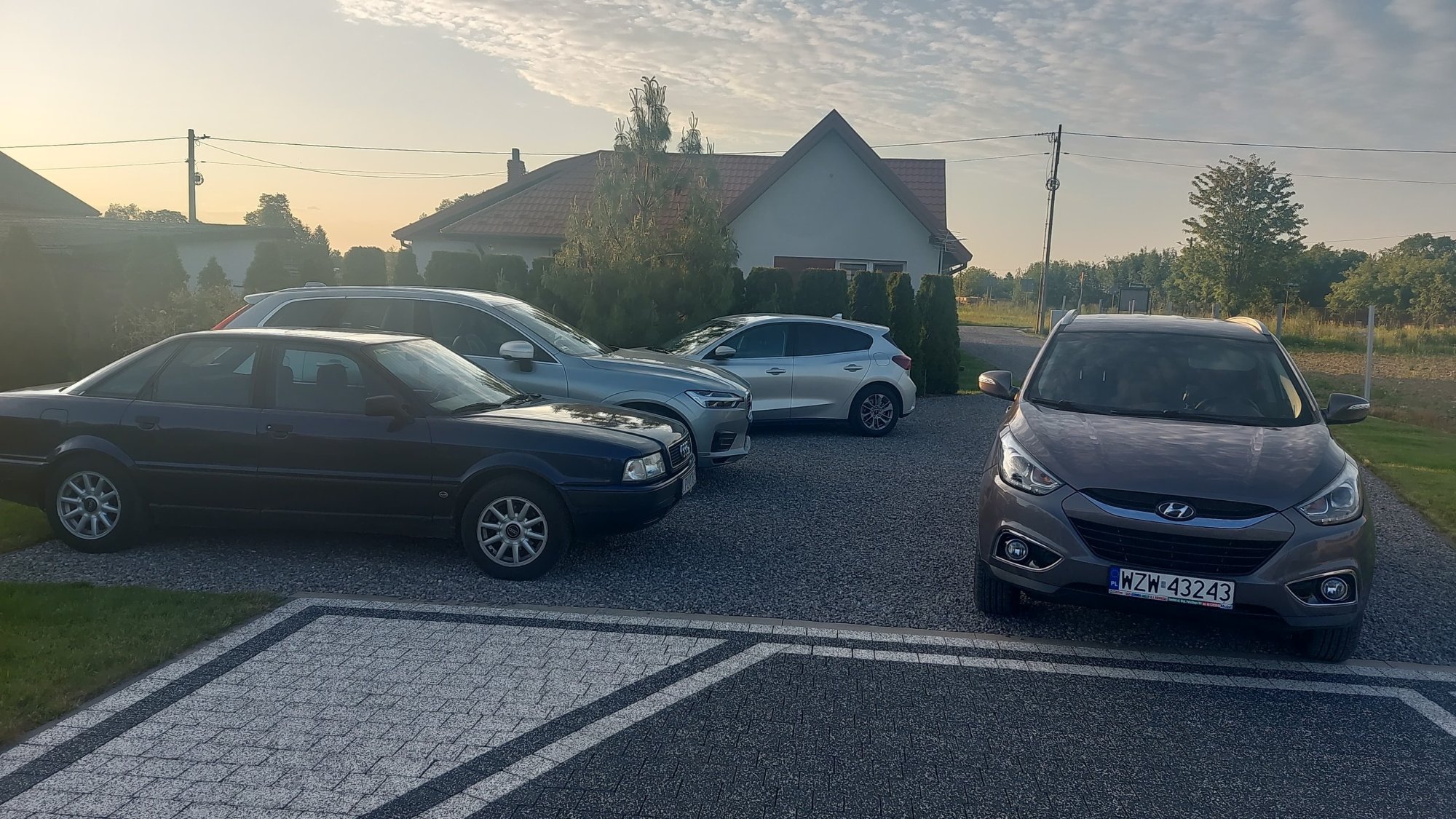 Numer rejestracyjny WZW 43243 posiada HYUNDAI IX35 - WZW43243