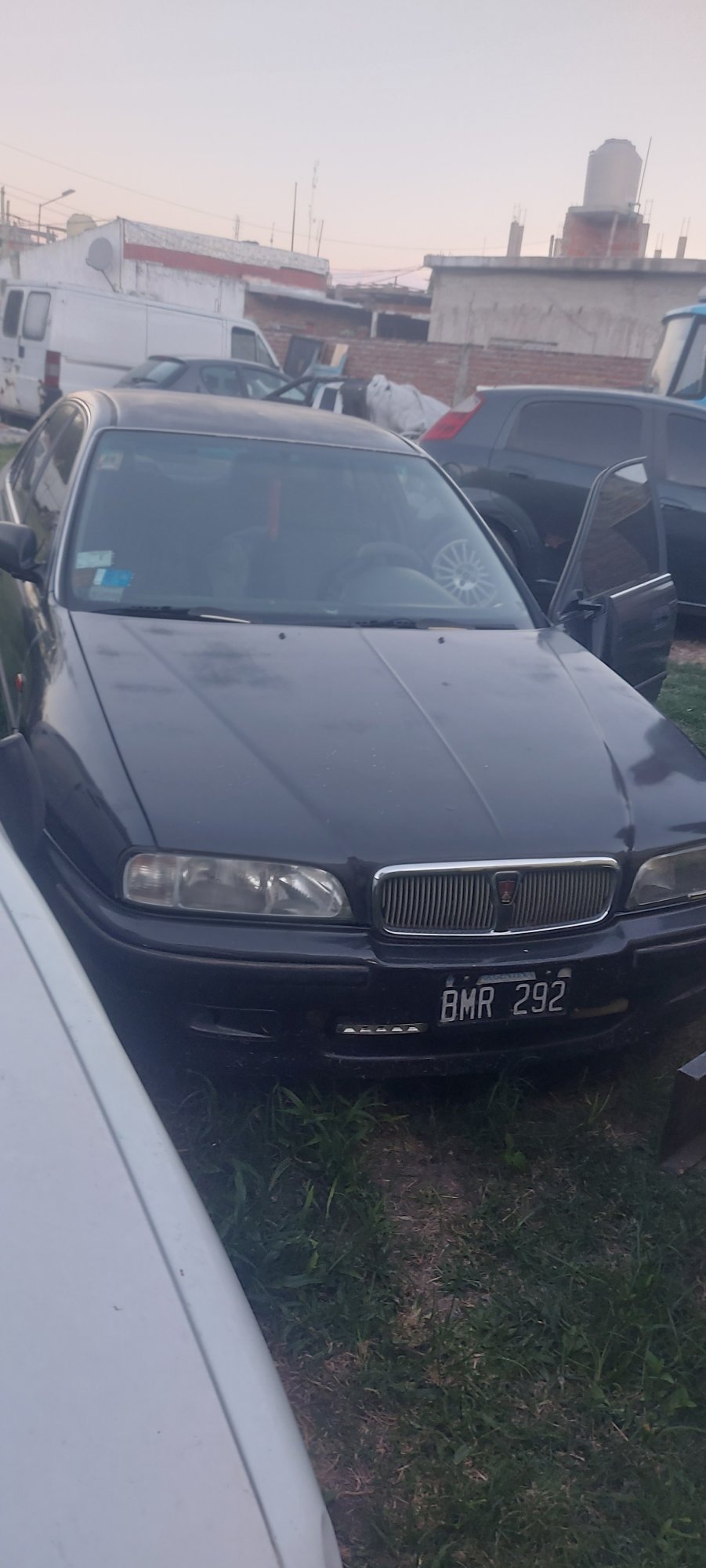 Numer rejestracyjny BMR292 posiada Rover 